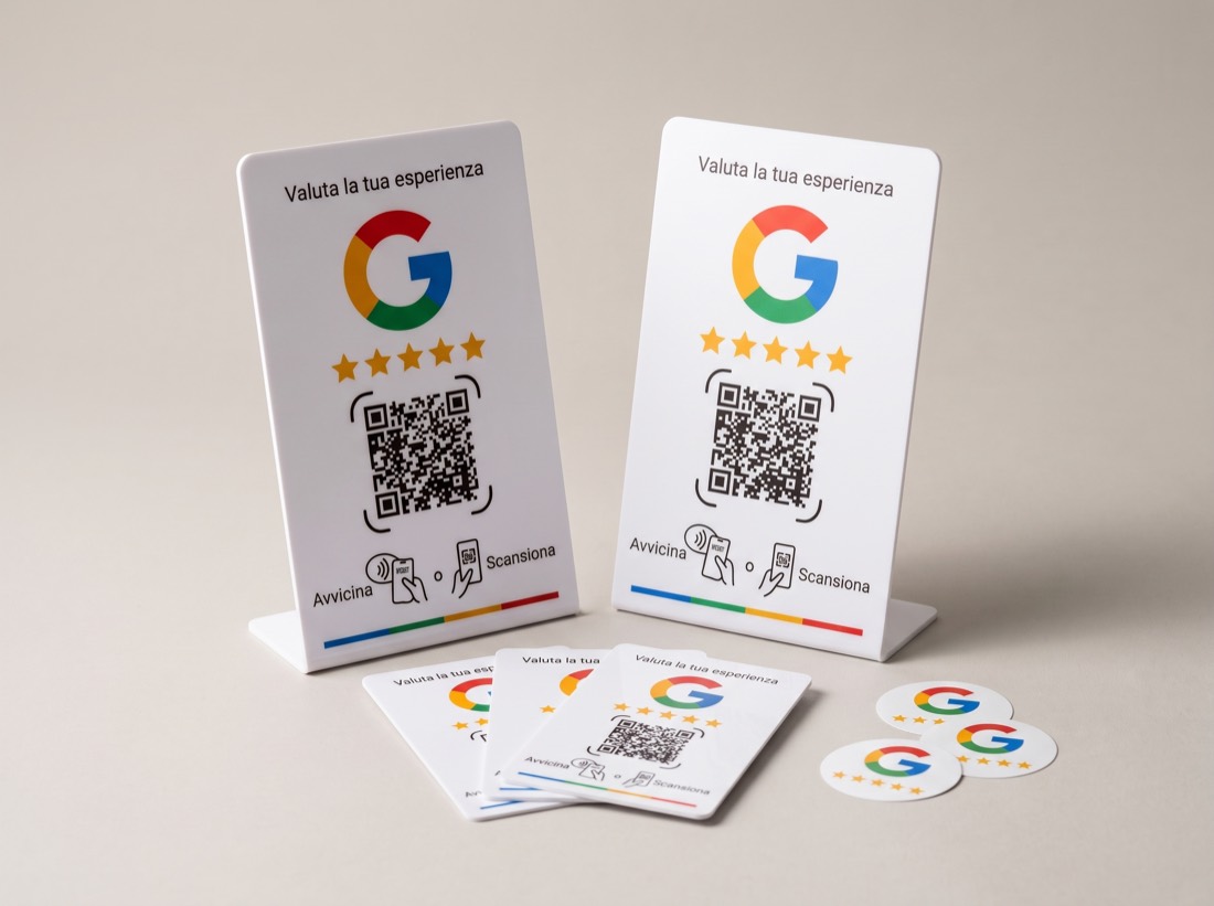 Kit multi-postazione: due espositori autoportanti, card NFC e adesivi per recensioni Google